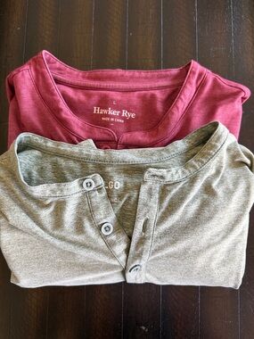 2 Men's Short Sleeve Henley Shirts
Size Large